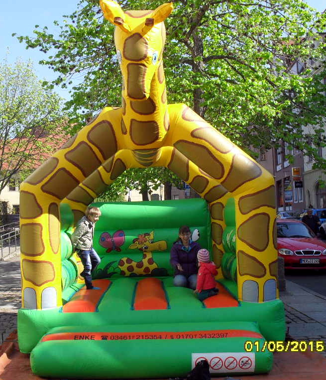 Hüpfburg Giraffe